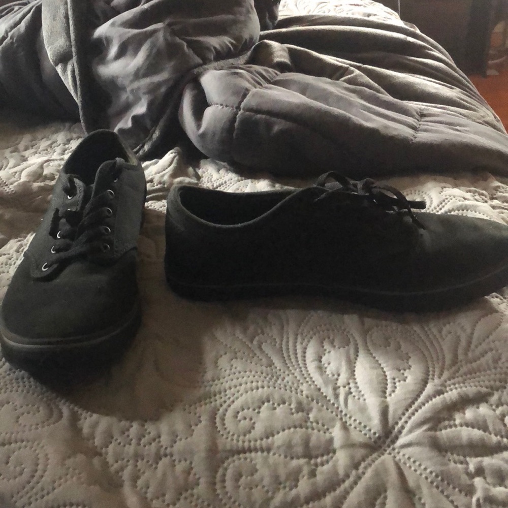 Vans girls in black